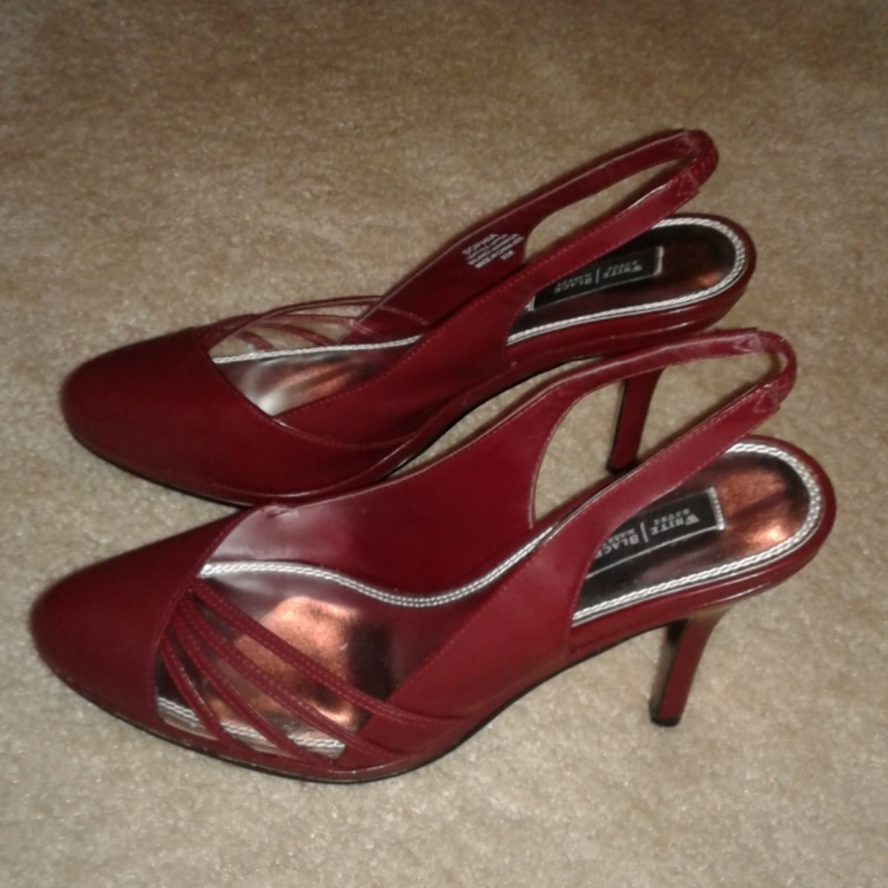 White House Black Market Sophia Heel (red)